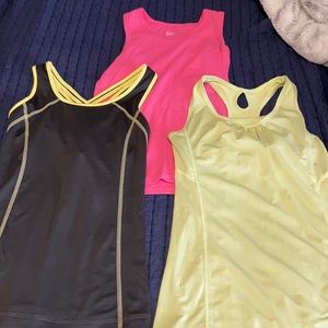 Tank tops size small